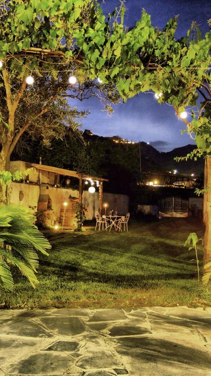 Casa Vacanze Borgo Borghese Sant'Alessio Siculo Eksteriør billede
