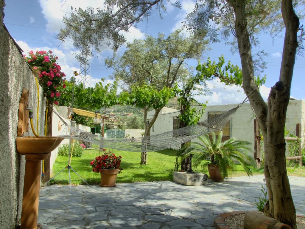 Casa Vacanze Borgo Borghese Sant'Alessio Siculo Eksteriør billede