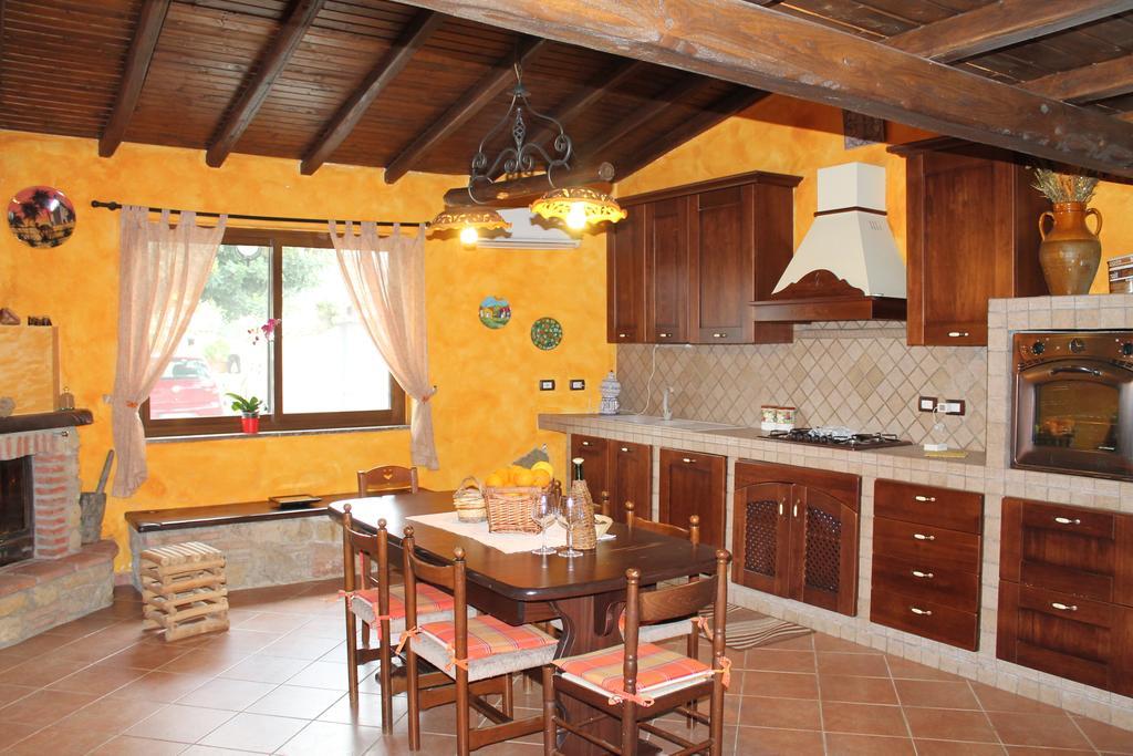 Casa Vacanze Borgo Borghese Sant'Alessio Siculo Værelse billede
