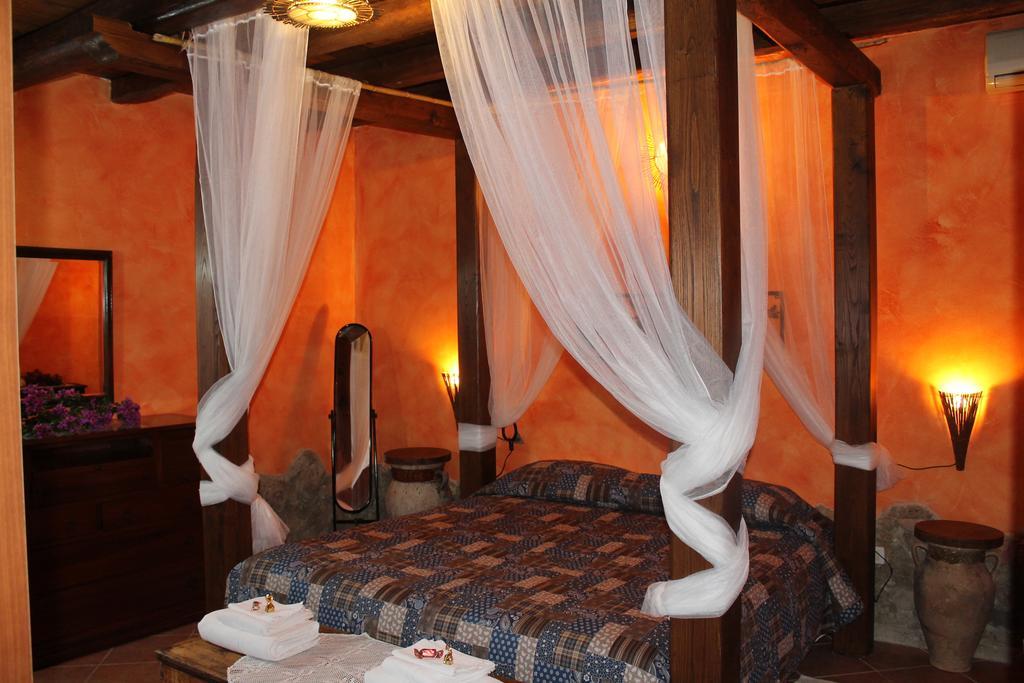 Casa Vacanze Borgo Borghese Sant'Alessio Siculo Værelse billede